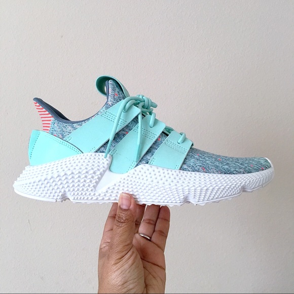 {keywor d} adidas prophere